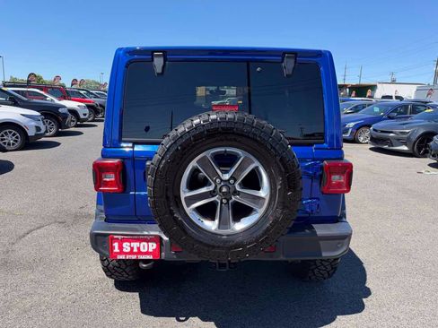Used 2020 Jeep Wrangler Unlimited Sahara w/ Uconnect 4C Nav & Sound Group AWD/4WD image 4