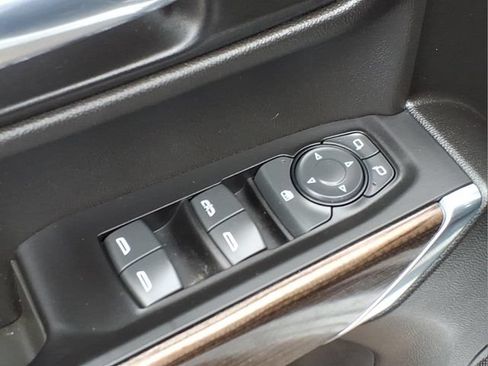 Used 2022 Chevrolet Silverado 1500 LT AWD/4WD image 16