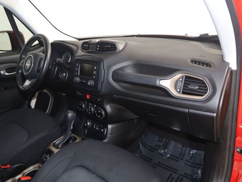 Used 2017 Jeep Renegade Latitude w/ Popular Equipment Group AWD/4WD image 34