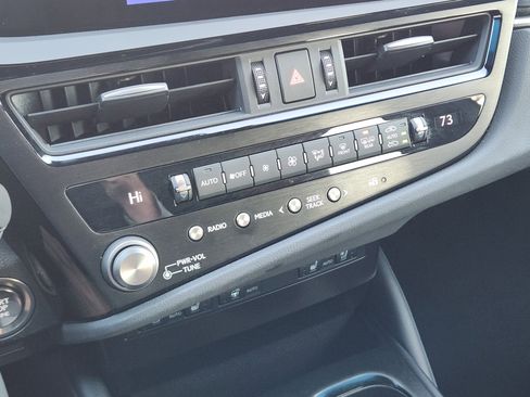 Used 2024 Lexus ES 350 w/ Premium Package image 22