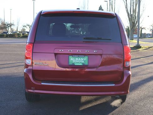 Used 2015 Dodge Grand Caravan American Value Package w/ UConnect Hands-Free Group image 5