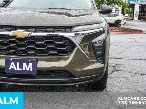 Used 2024 Chevrolet Trax LS FWD image 17