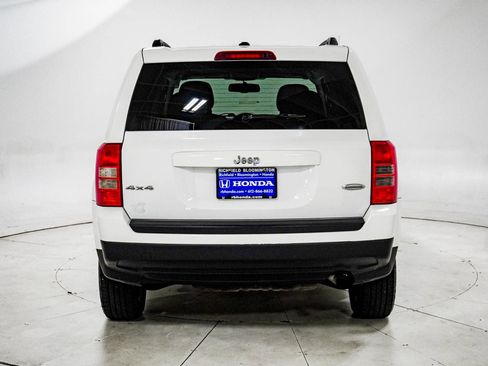Used 2015 Jeep Patriot Latitude AWD/4WD image 6
