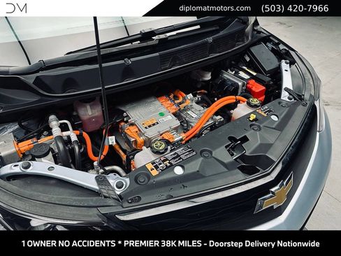 Used 2017 Chevrolet Bolt Premier w/ Driver Confidence II Package FWD image 45