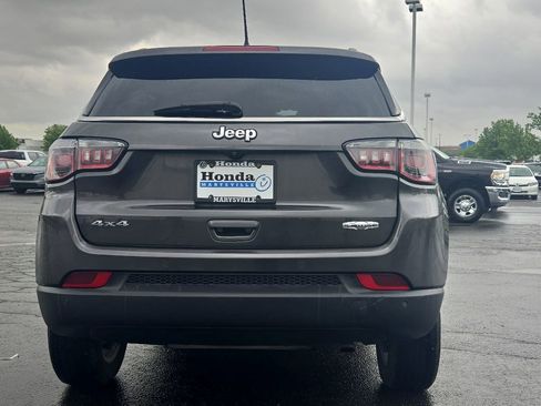 Used 2018 Jeep Compass Latitude w/ Popular Equipment Group AWD/4WD image 6