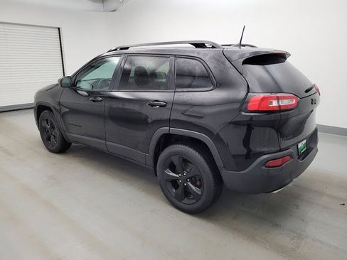 Used 2018 Jeep Cherokee Limited w/ Luxury Group AWD/4WD image 3