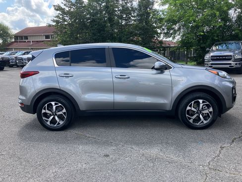 Used 2022 Kia Sportage LX AWD/4WD image 4