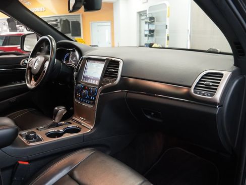 Used 2016 Jeep Grand Cherokee Limited AWD/4WD image 38