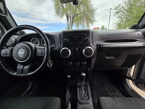 Used 2012 Jeep Wrangler Sahara w/ Connectivity Group AWD/4WD image 17