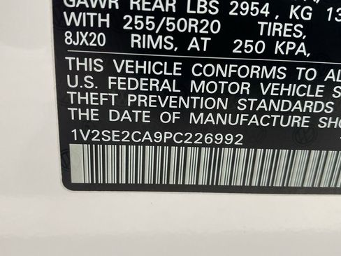Used 2023 Volkswagen Atlas Cross Sport SEL R-Line AWD/4WD image 32