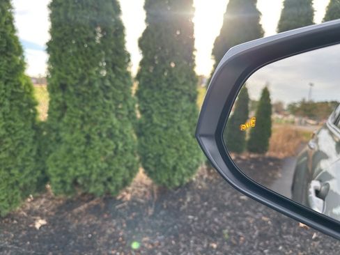 Certified 2023 Toyota Highlander XLE image 16