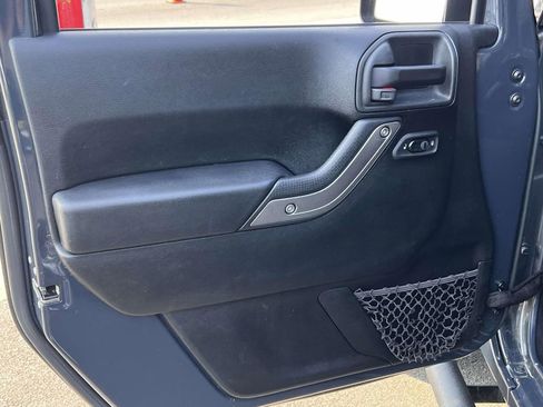 Used 2018 Jeep Wrangler Unlimited Sport S AWD/4WD image 15