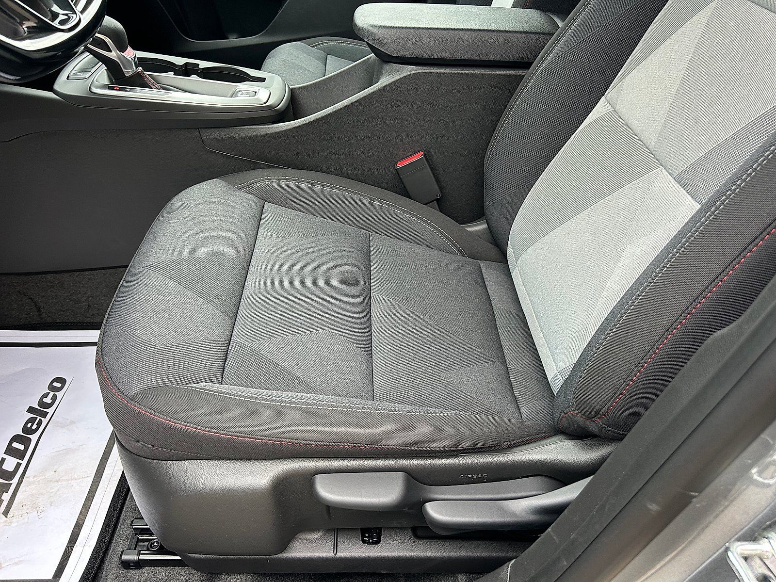 New 2026 Chevrolet Trax RS w/ Sunroof Package FWD image 15