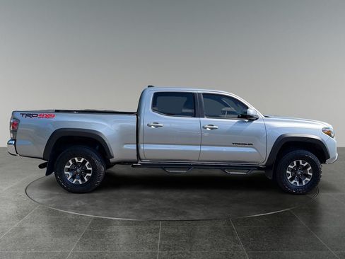 Used 2023 Toyota Tacoma TRD Off-Road w/ Black Out Package (TMS) AWD/4WD image 10
