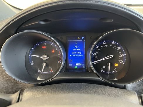 Used 2018 Toyota C-HR XLE image 12