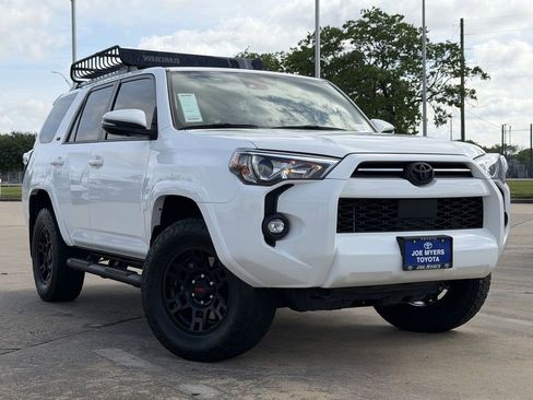 Used 2023 Toyota 4Runner SR5 Premium w/ Moonroof Package AWD/4WD image 2