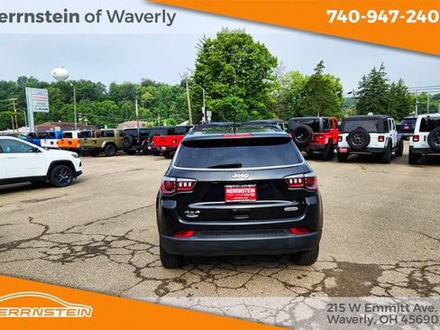 Used 2024 Jeep Compass Latitude AWD/4WD image 23
