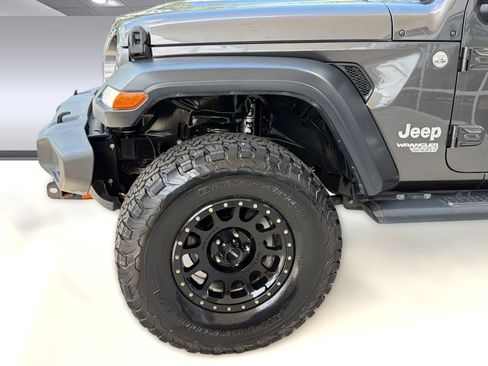 Used 2018 Jeep Wrangler Unlimited Sport S AWD/4WD image 11