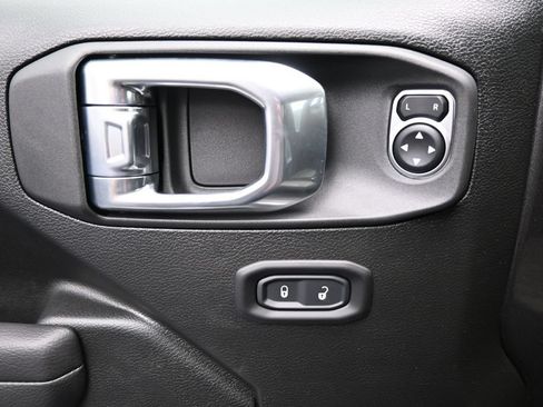 New 2026 Jeep Gladiator Sport AWD/4WD image 11