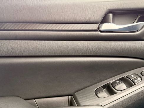 Used 2025 Nissan Altima 2.5 SV image 25