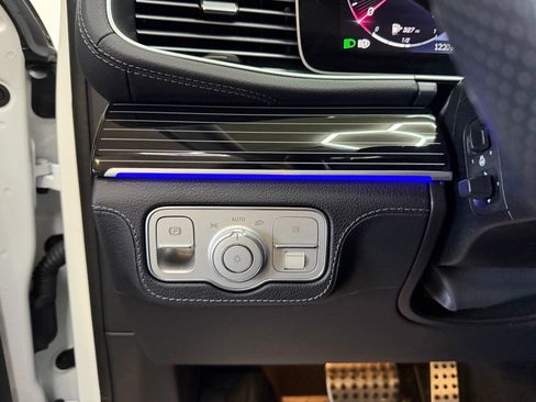 Used 2024 Mercedes-Benz GLS 580 4MATIC image 28