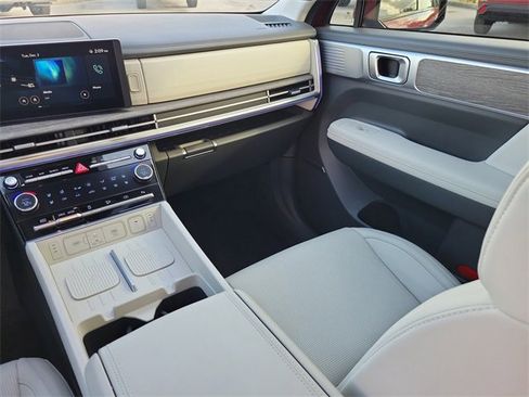 Used 2025 Hyundai Santa Fe Calligraphy image 15