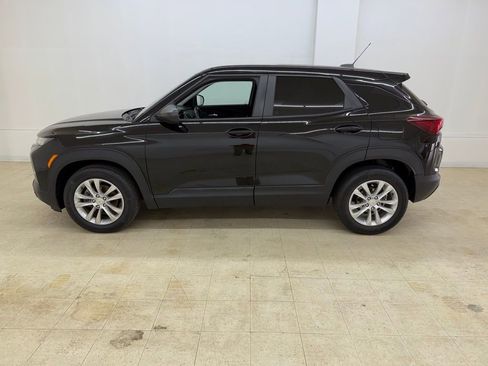 Used 2021 Chevrolet TrailBlazer LS image 2