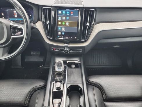 Used 2022 Volvo XC60 B5 Inscription image 31