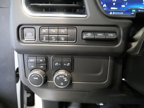 Used 2023 Chevrolet Tahoe High Country AWD/4WD image 14