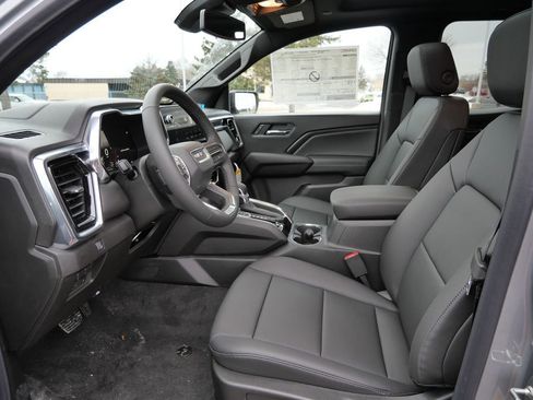 New 2026 GMC Canyon Elevation w/ Convenience Package image 4