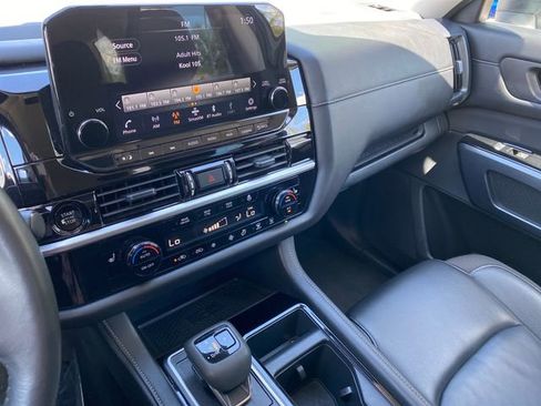 Certified 2025 Nissan Pathfinder SL AWD/4WD image 19