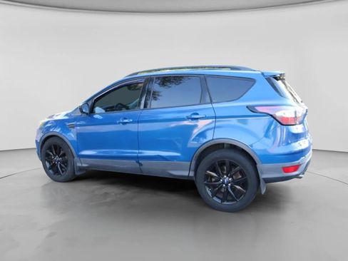 Used 2017 Ford Escape SE w/ Equipment Group 201A FWD image 4