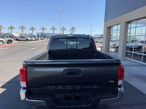 Used 2016 Toyota Tacoma SR5 w/ SR5 Appearance Package (SN) RWD image 32