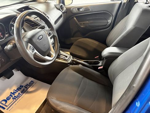 Used 2019 Ford Fiesta SE image 2