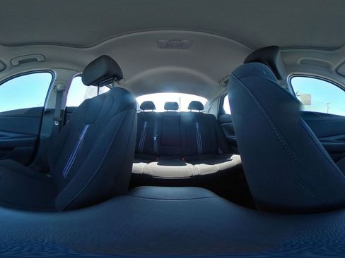 Used 2025 Hyundai Elantra SEL FWD image 43