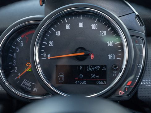 Used 2020 MINI Cooper 2-Door Hardtop FWD image 29