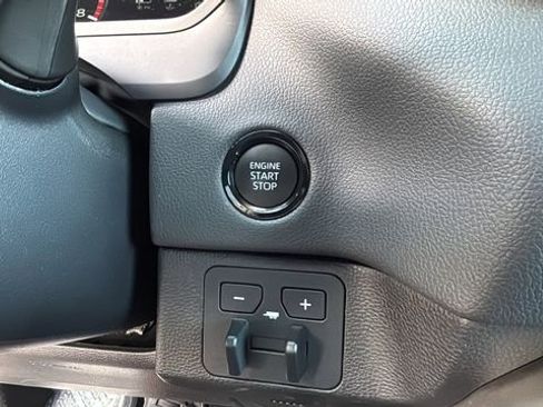 Used 2025 Toyota Tundra Limited image 28