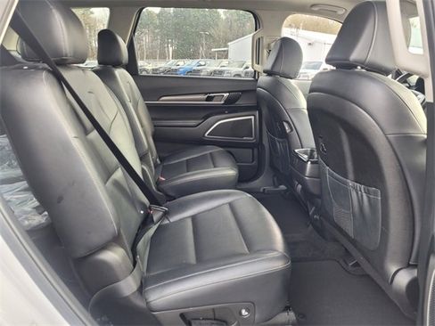 Used 2022 Kia Telluride S image 15