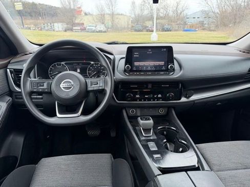 Used 2021 Nissan Rogue SV image 7