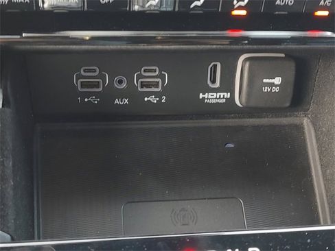 Used 2022 Jeep Grand Cherokee L Limited w/ Luxury Tech Group II image 21