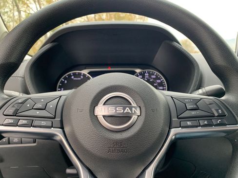 Used 2025 Nissan Sentra SV image 25