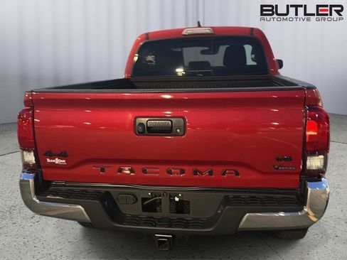 Used 2022 Toyota Tacoma SR5 AWD/4WD image 9