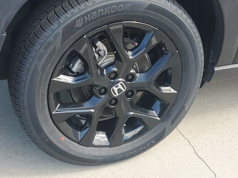 Certified 2024 Honda HR-V Sport image 8