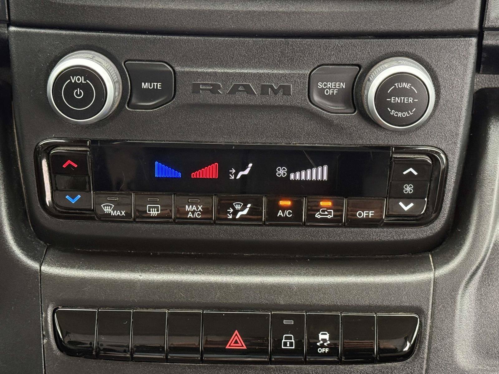 Used 2023 RAM ProMaster 2500 FWD image 13