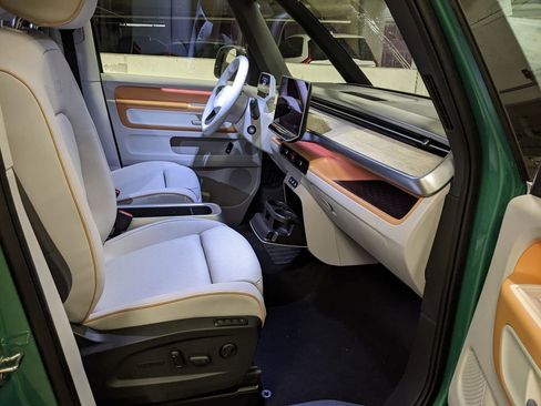 New 2025 Volkswagen ID. Buzz Pro S Plus image 22