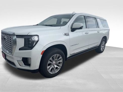 Used 2023 GMC Yukon XL Denali w/ Max Trailering Package AWD/4WD image 6