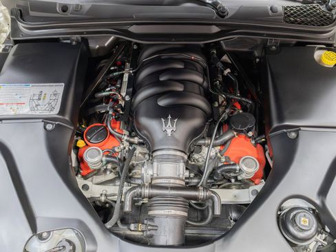 Used 2018 Maserati GranTurismo Sport image 22