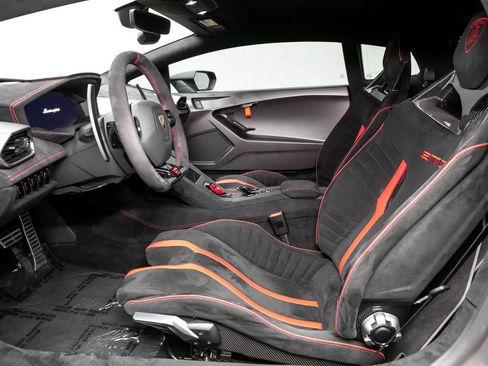 Used 2022 Lamborghini Huracan STO RWD image 10