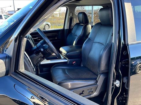 Used 2017 RAM 1500 Laramie w/ Convenience Group image 8