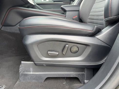 Used 2025 Ford Explorer ST-Line w/ ST-Line Street Pack image 10